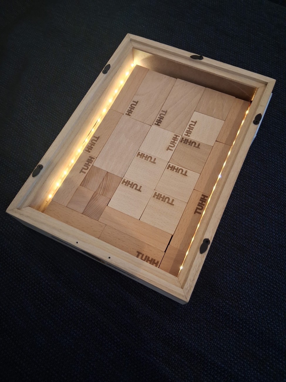 perfekt gepackte Holzbox