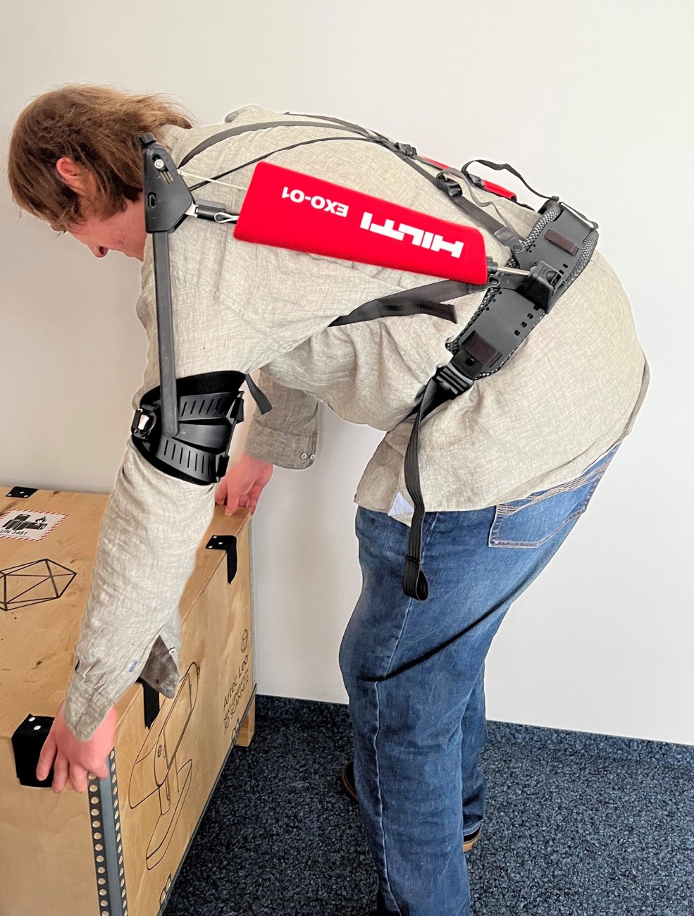 Passives Exoskelett „HILTI EXO-01“ | Demonstratoren-Management