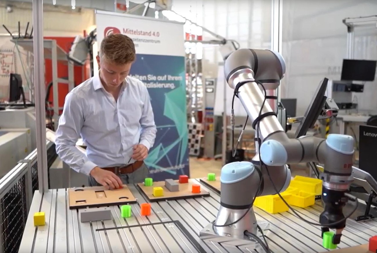 Intuitive Programmierung für die Mensch-Roboter-Zusammenarbeit bei der Montage | Foto: KONTRAST Medien und Marketing / BIBA